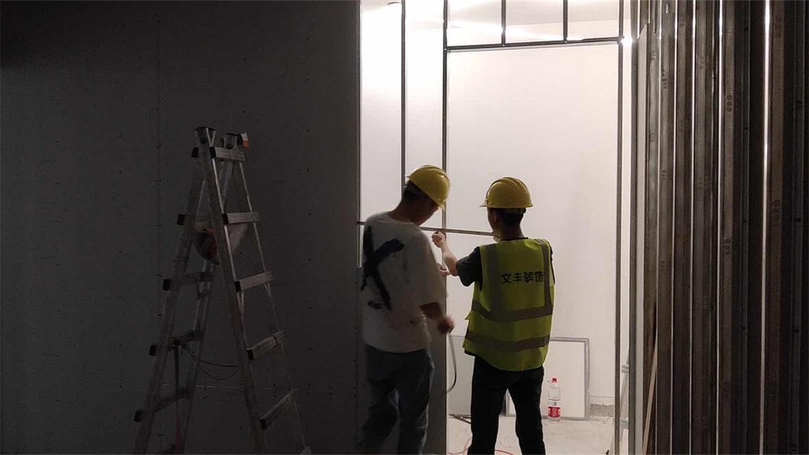 <a href=http://www.hzjiahuahz.com/ target=_blank class=infotextkey>深圳裝修公司</a>